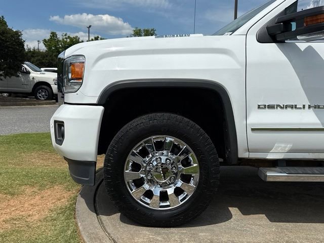 Used 2017 GMC Sierra 2500 Denali w/ Duramax Plus Package AWD/4WD image 12