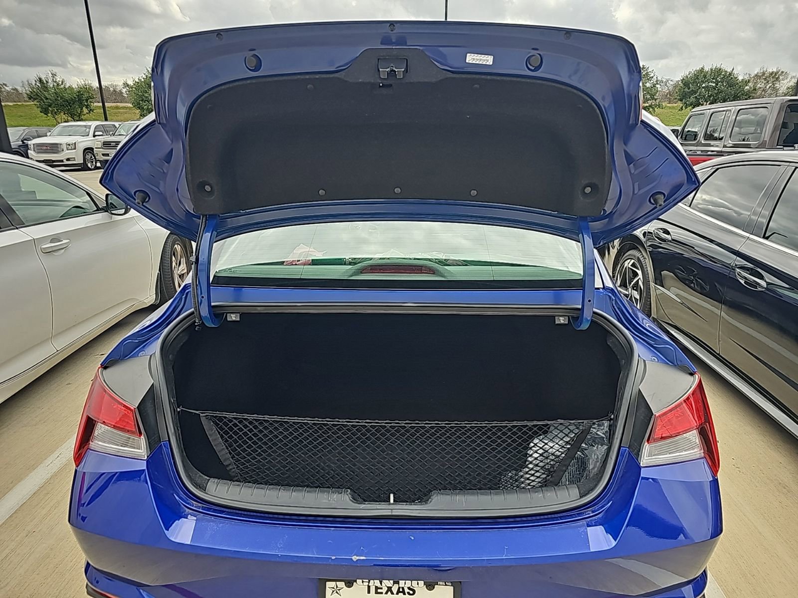 Used 2023 Hyundai Elantra SEL image 8