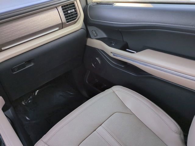 Used 2024 Ford Expedition Limited RWD image 17