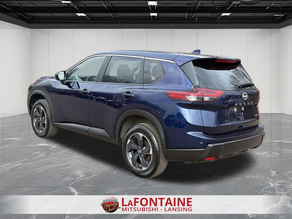 Used 2025 Nissan Rogue SV image 6