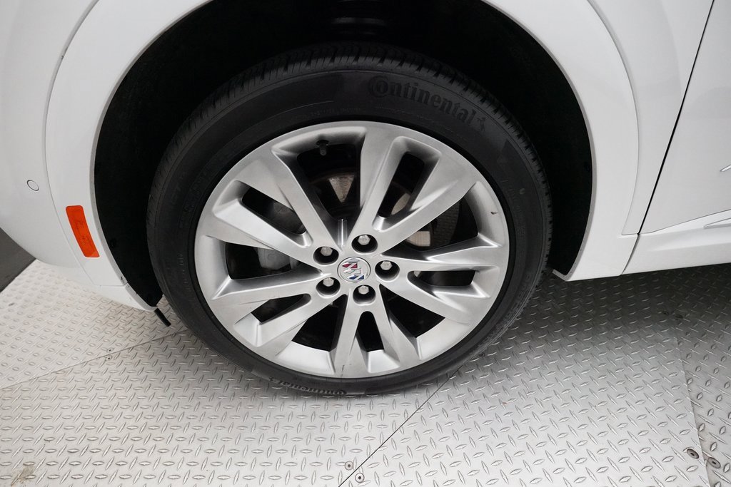 Used 2023 Buick Envision Avenir image 27