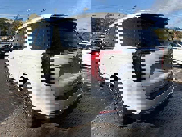 New 2026 GMC Yukon Elevation image 8