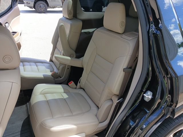 Used 2018 GMC Acadia Denali w/ Technology Package AWD/4WD image 21