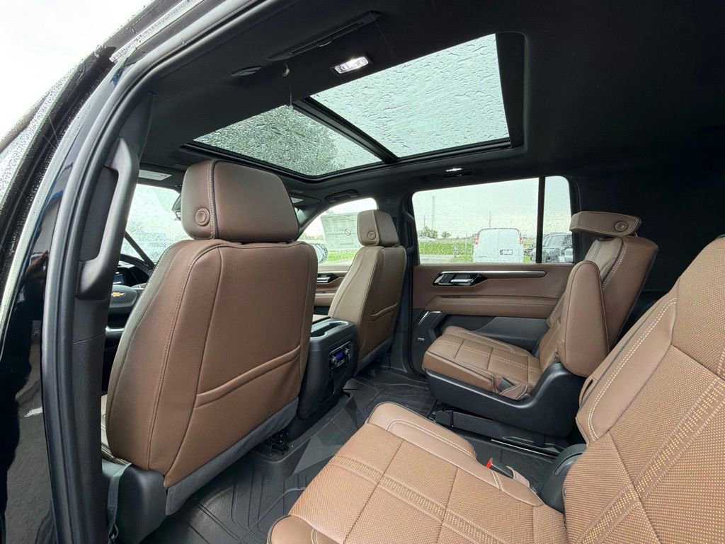 New 2026 Chevrolet Suburban High Country AWD/4WD image 19
