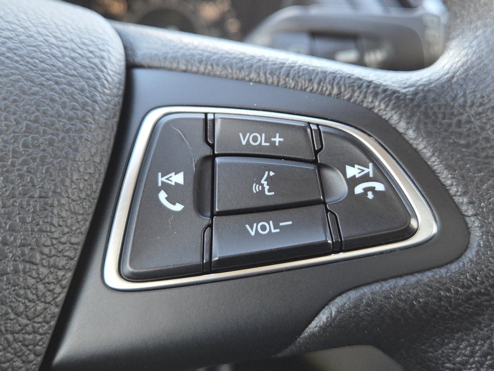 Used 2018 Ford Escape SE image 32