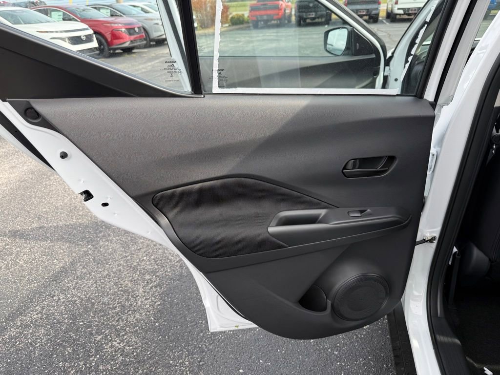 New 2025 Nissan Kicks Play S image 11