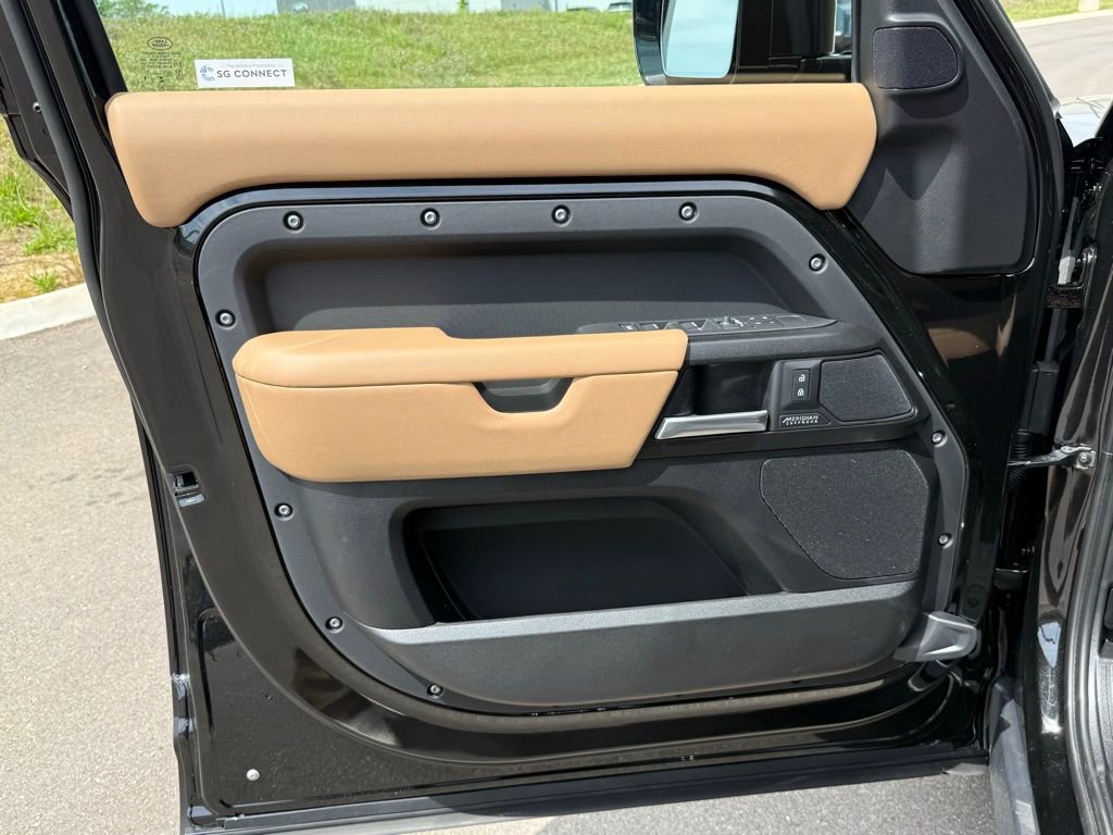 New 2026 Land Rover Defender 130 V8 AWD/4WD image 15