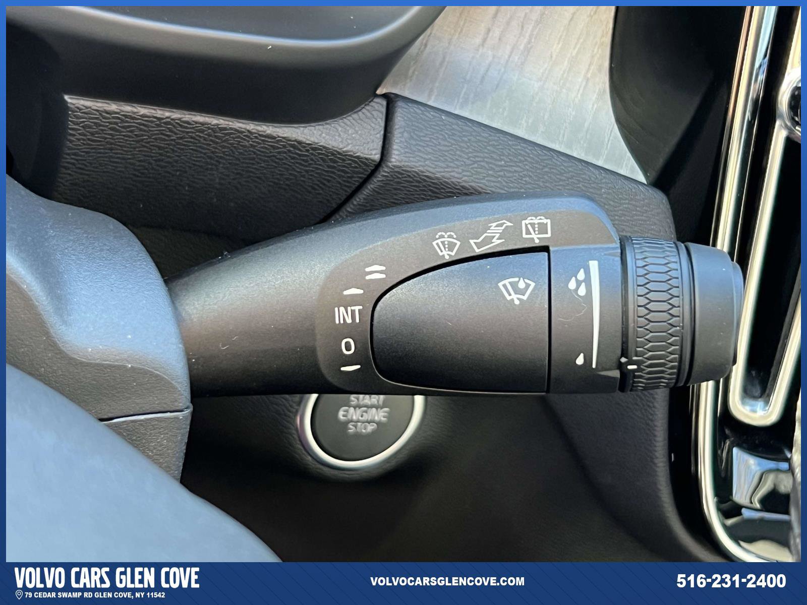 Used 2025 Volvo XC40 B5 Ultra w/ Protection Package Premier image 24