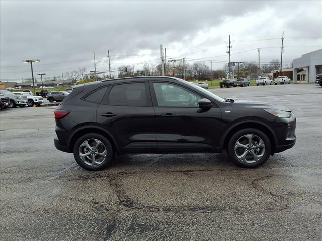 Used 2025 Ford Escape ST-Line image 12