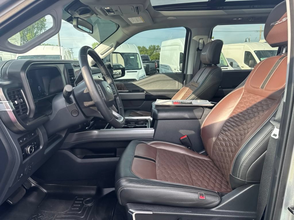 Used 2024 Ford F350 Lariat w/ Lariat Ultimate Package AWD/4WD image 3