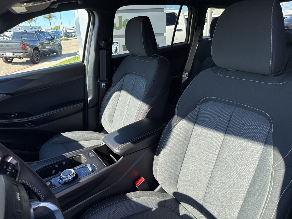 New 2026 Jeep Cherokee Laredo AWD/4WD image 20