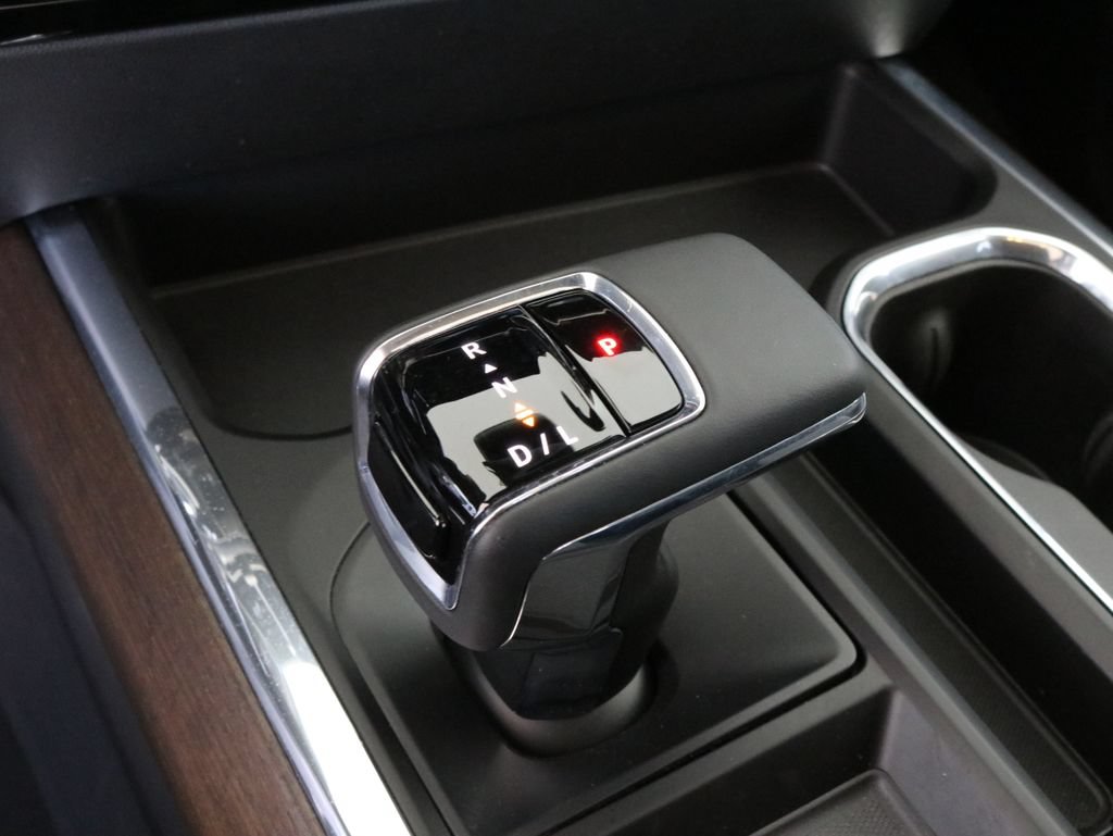 Used 2023 Chevrolet Silverado 1500 High Country w/ High Country Premium Package AWD/4WD image 19