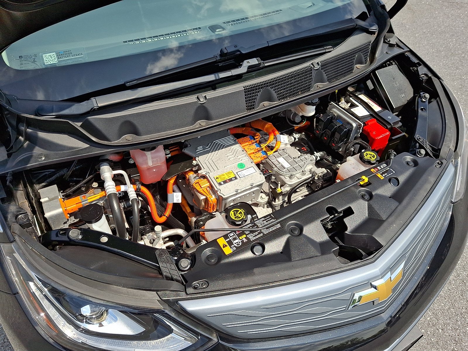 Used 2017 Chevrolet Bolt Premier w/ Driver Confidence II Package FWD image 27