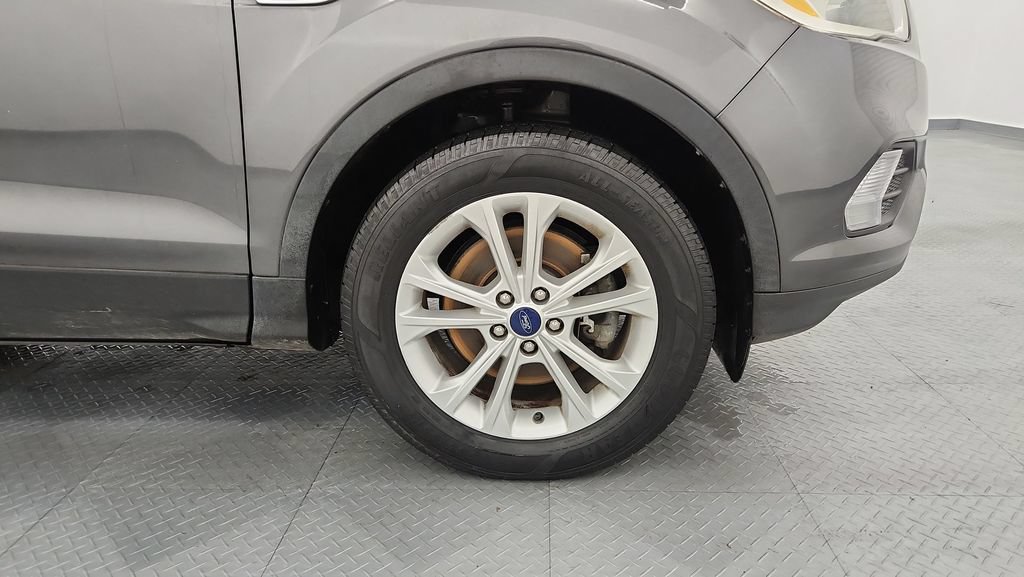 Used 2018 Ford Escape SE w/ SE Sync 3 Package AWD/4WD image 15