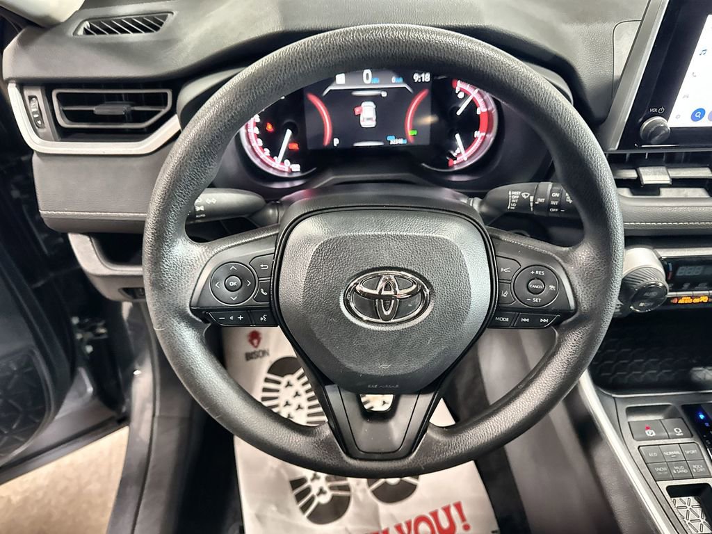 Used 2025 Toyota RAV4 XLE image 17