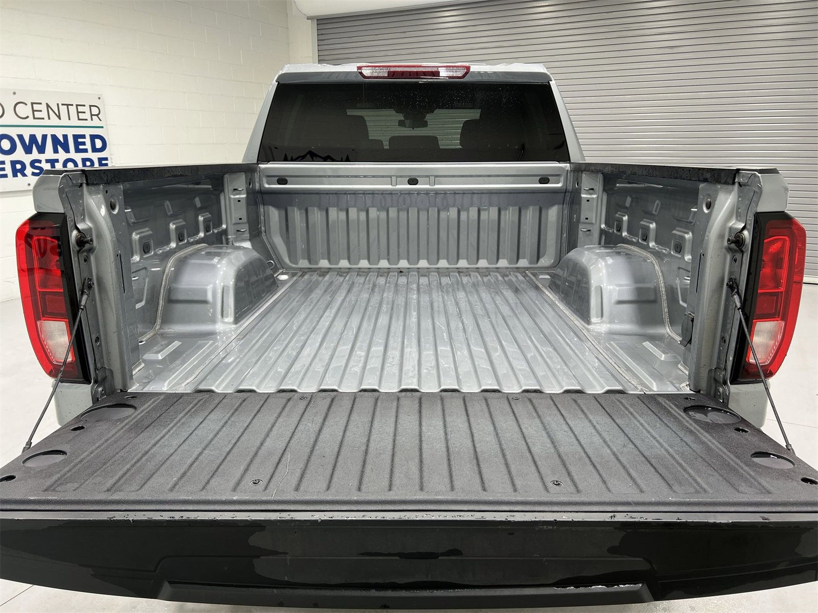 Used 2023 GMC Sierra 1500 SLE image 23