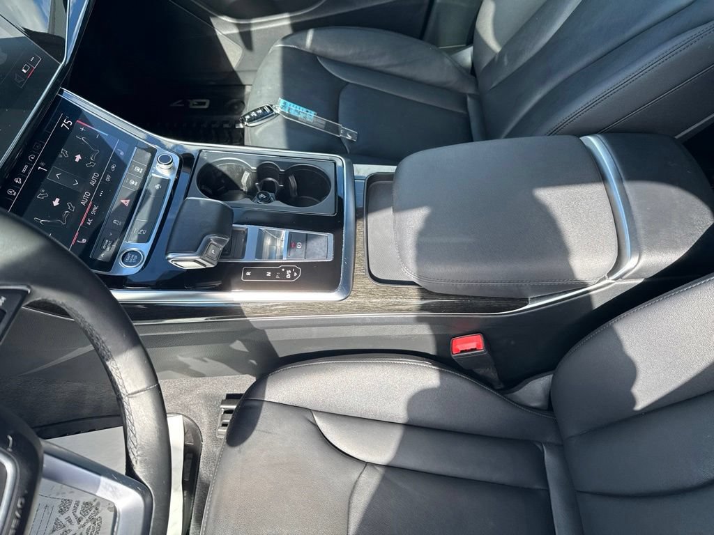 Used 2023 Audi Q7 2.0T Premium w/ Towing Package AWD/4WD image 28