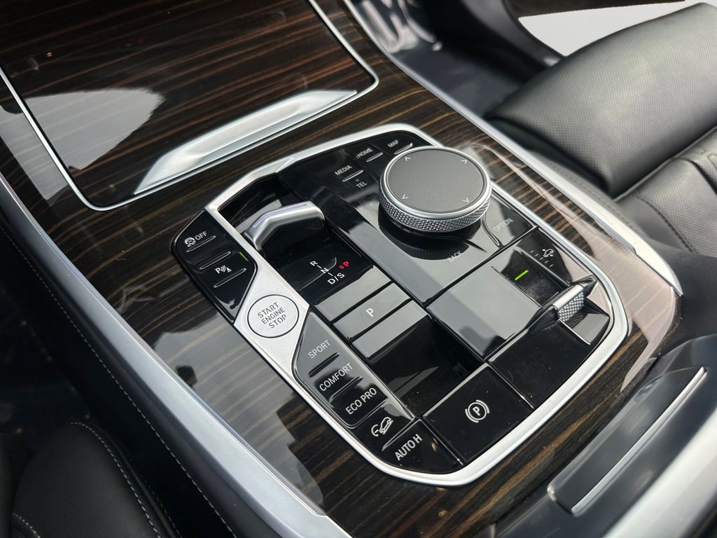 Used 2025 BMW X7 xDrive40i image 19