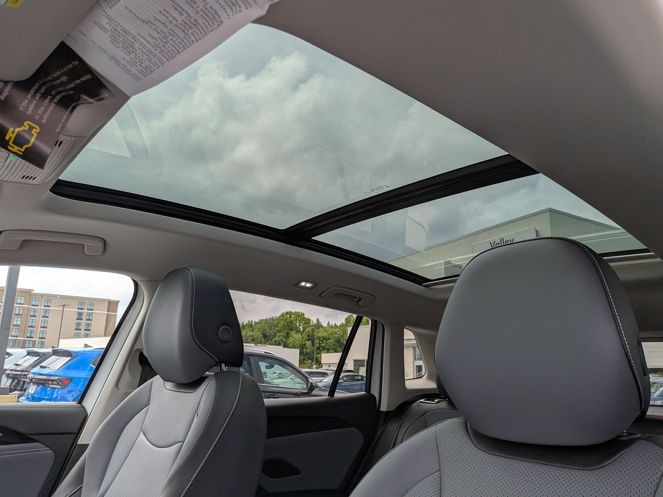 New 2026 Volkswagen Tiguan SE FWD image 16