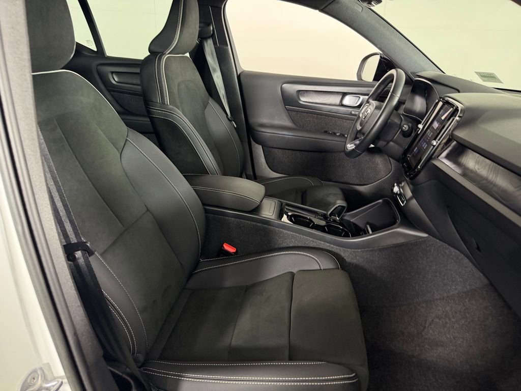 Used 2023 Volvo XC40 Recharge Ultimate w/ Protection Package Premier image 34