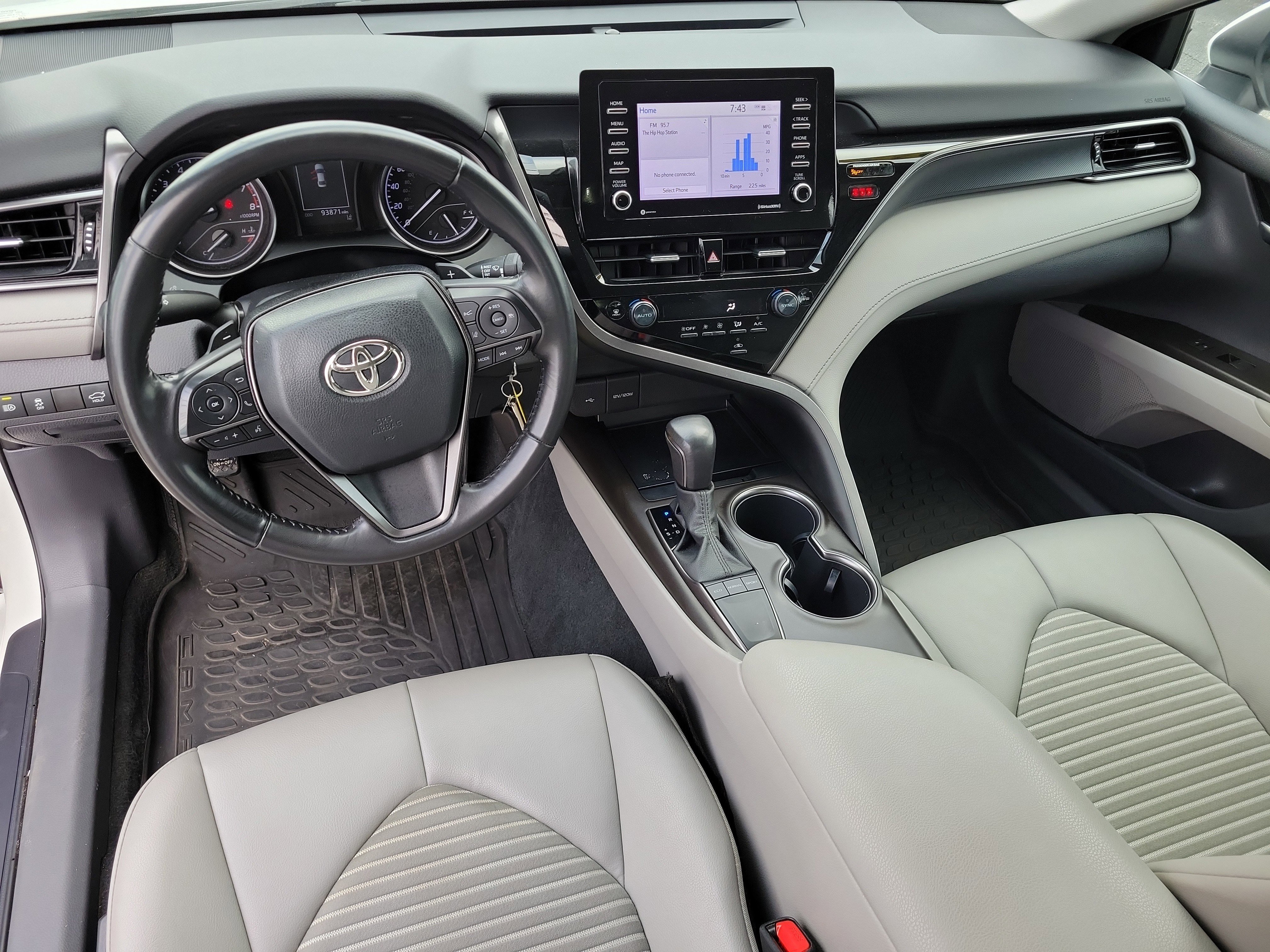 Used 2023 Toyota Camry SE image 14