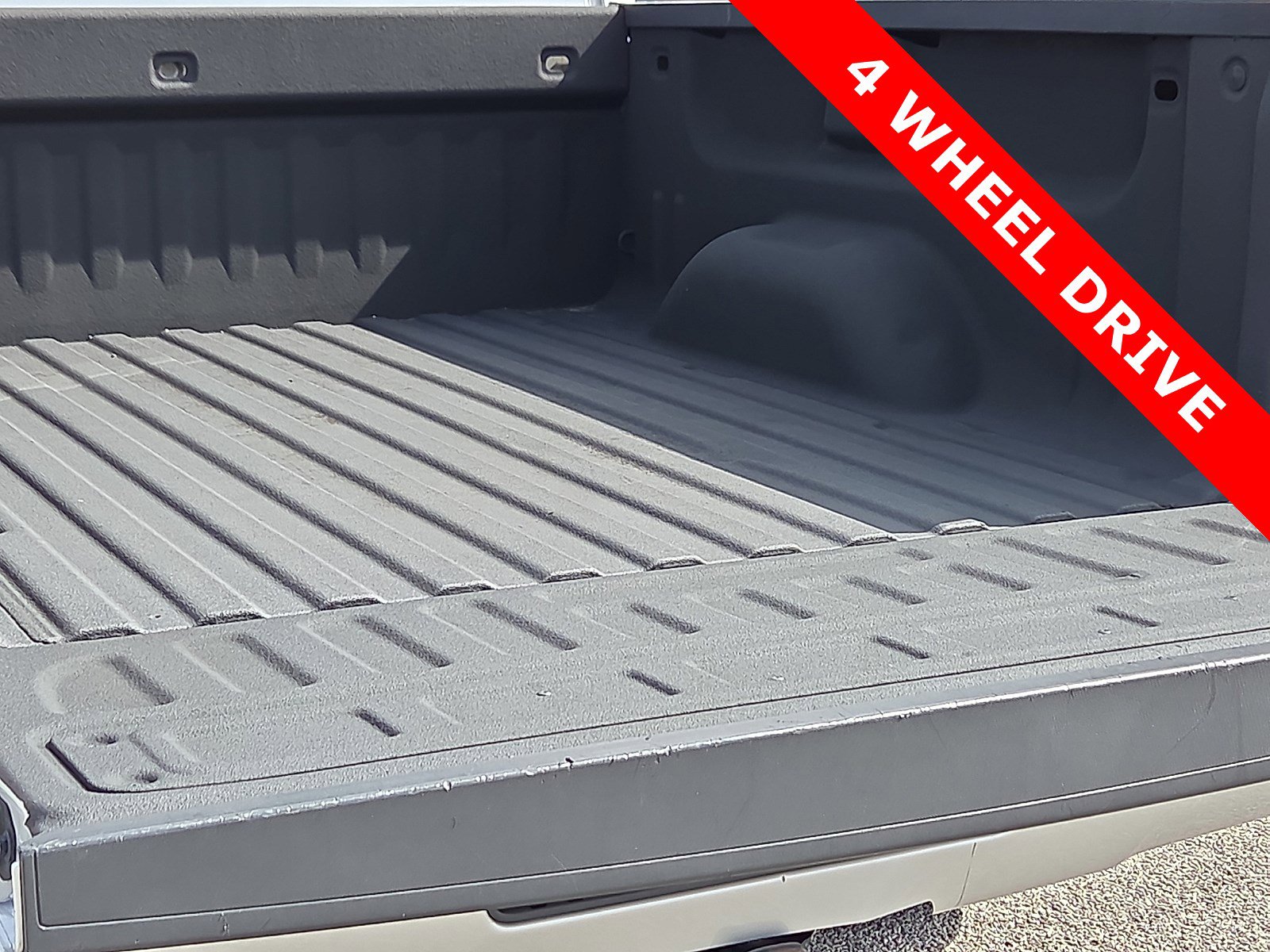 Used 2018 Chevrolet Silverado 1500 LT w/ Texas Edition image 9