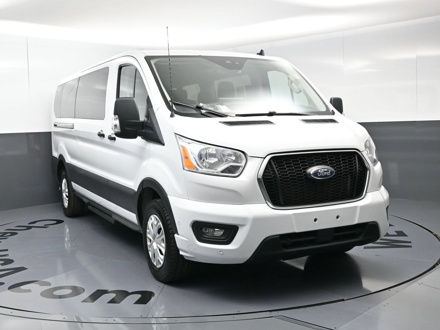 Used 2022 Ford Transit 350 XLT RWD image 3