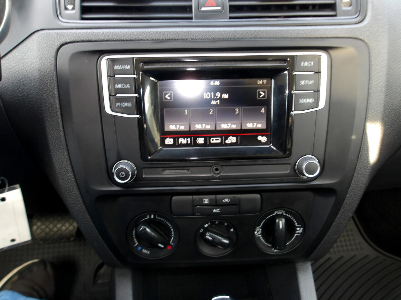 Used 2016 Volkswagen Jetta S image 18