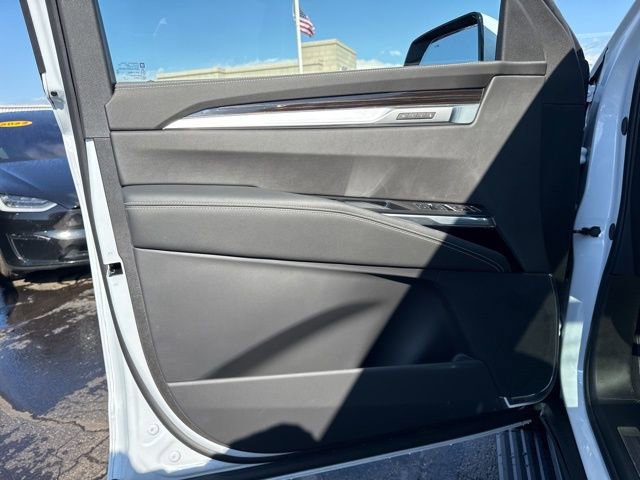 Certified 2026 Cadillac Escalade Luxury w/ LPO, Radiant Package image 7