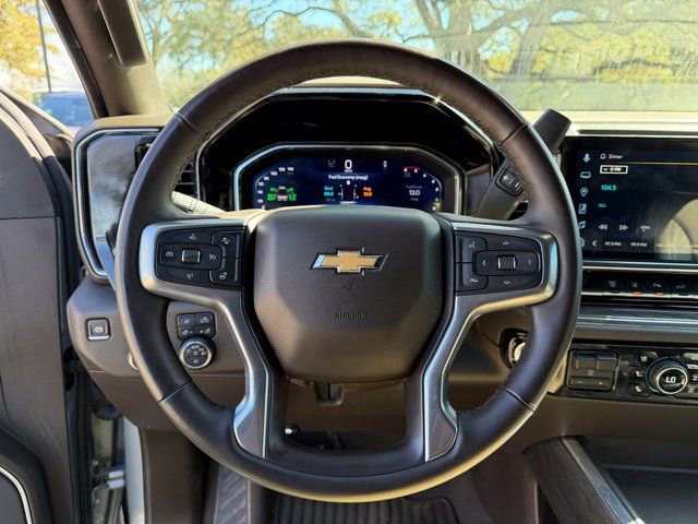 Used 2025 Chevrolet Silverado 3500 LTZ w/ LTZ Convenience Package image 6