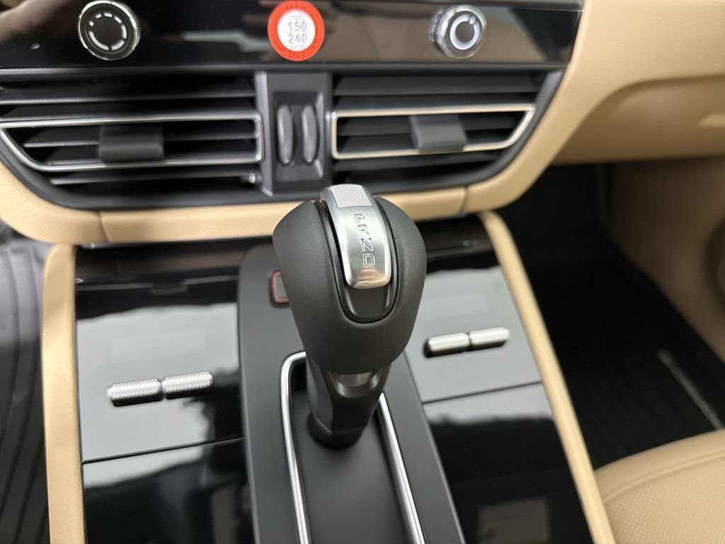 New 2026 Porsche Macan AWD/4WD image 33