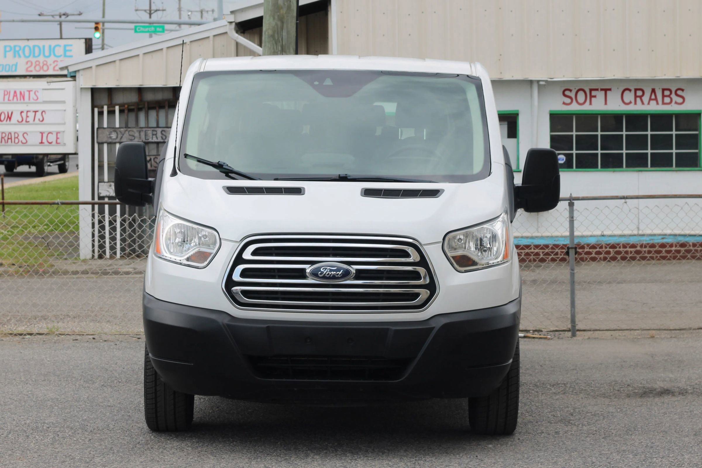 Used 2019 Ford Transit 350 XLT RWD image 2