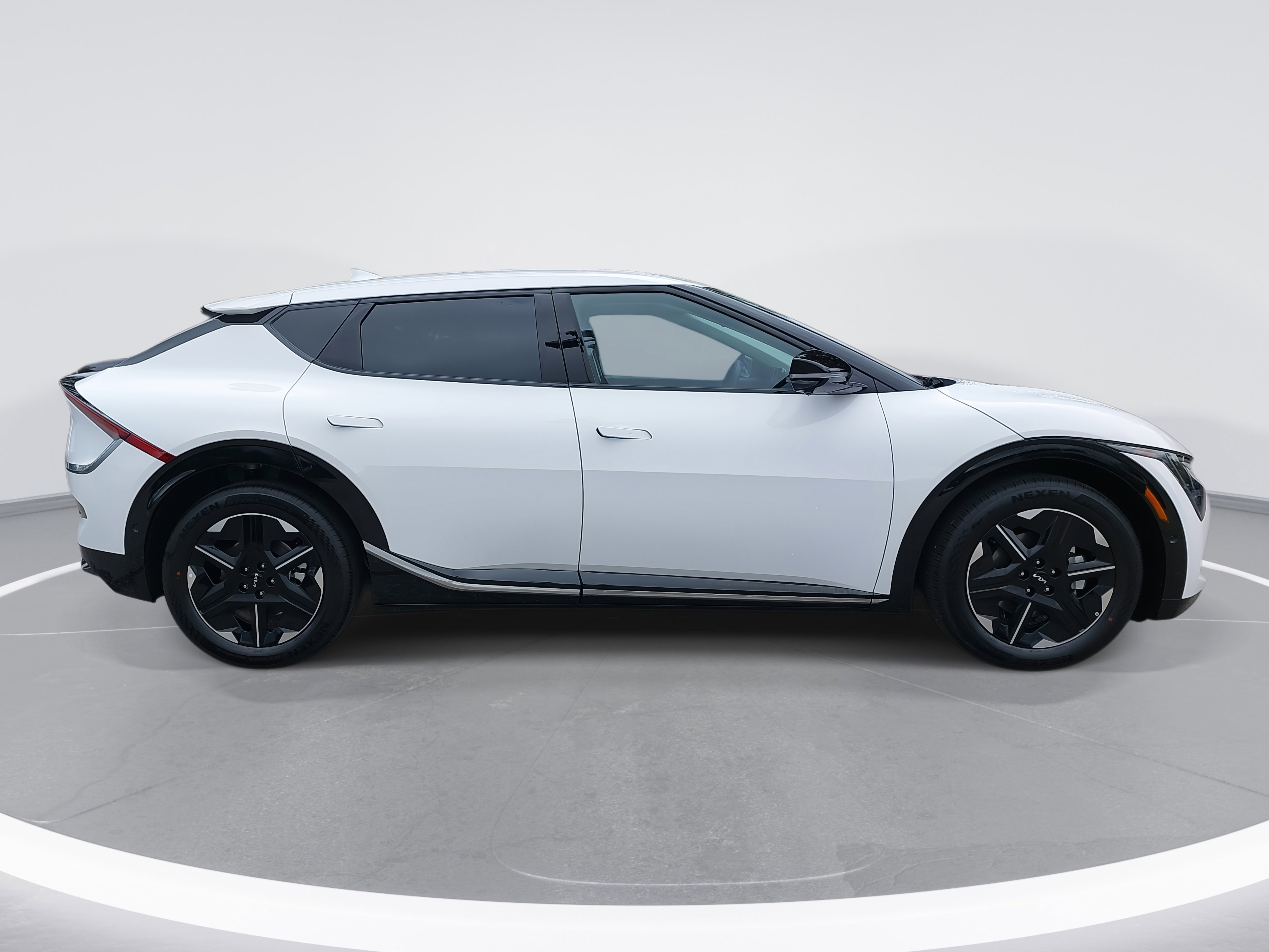 New 2025 Kia EV6 Wind image 4