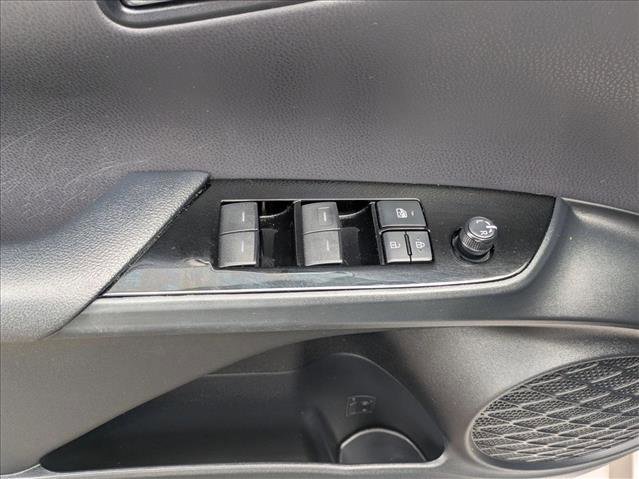 Used 2019 Toyota Prius Prime Advanced image 11