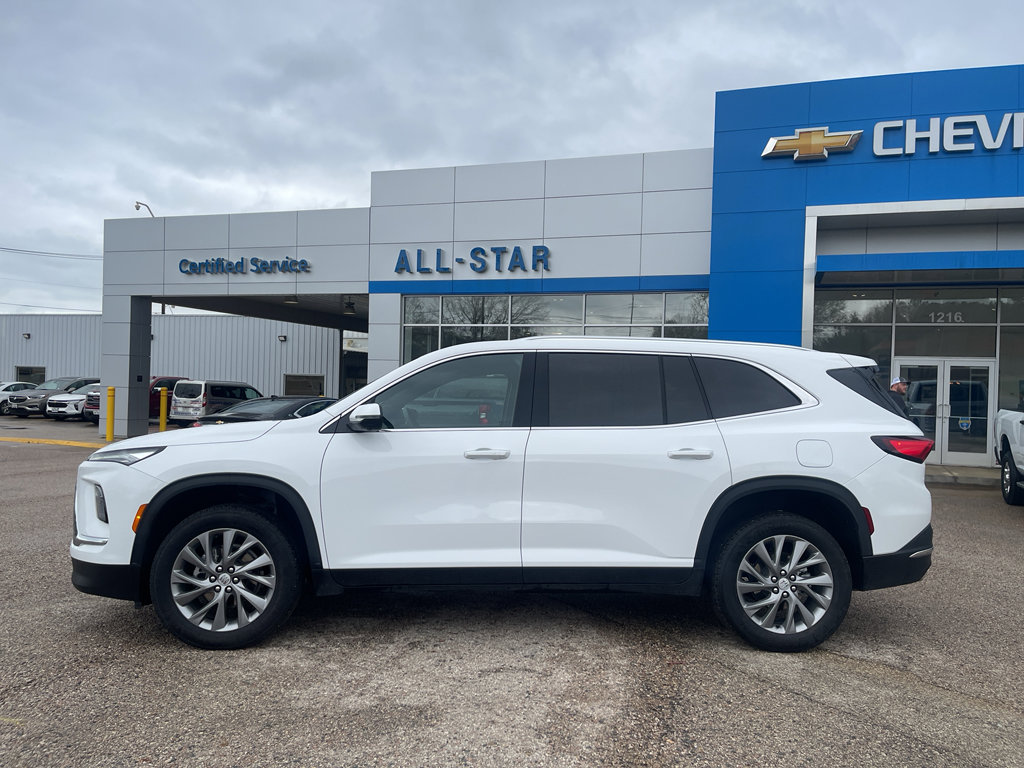 Used 2025 Buick Enclave Preferred image 3