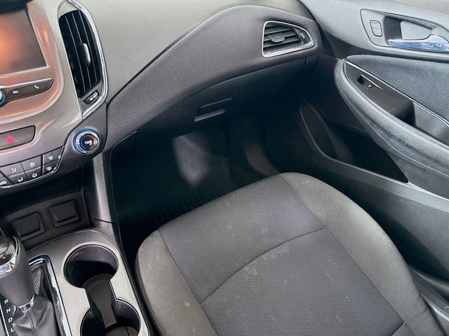 Used 2017 Chevrolet Cruze LT image 23