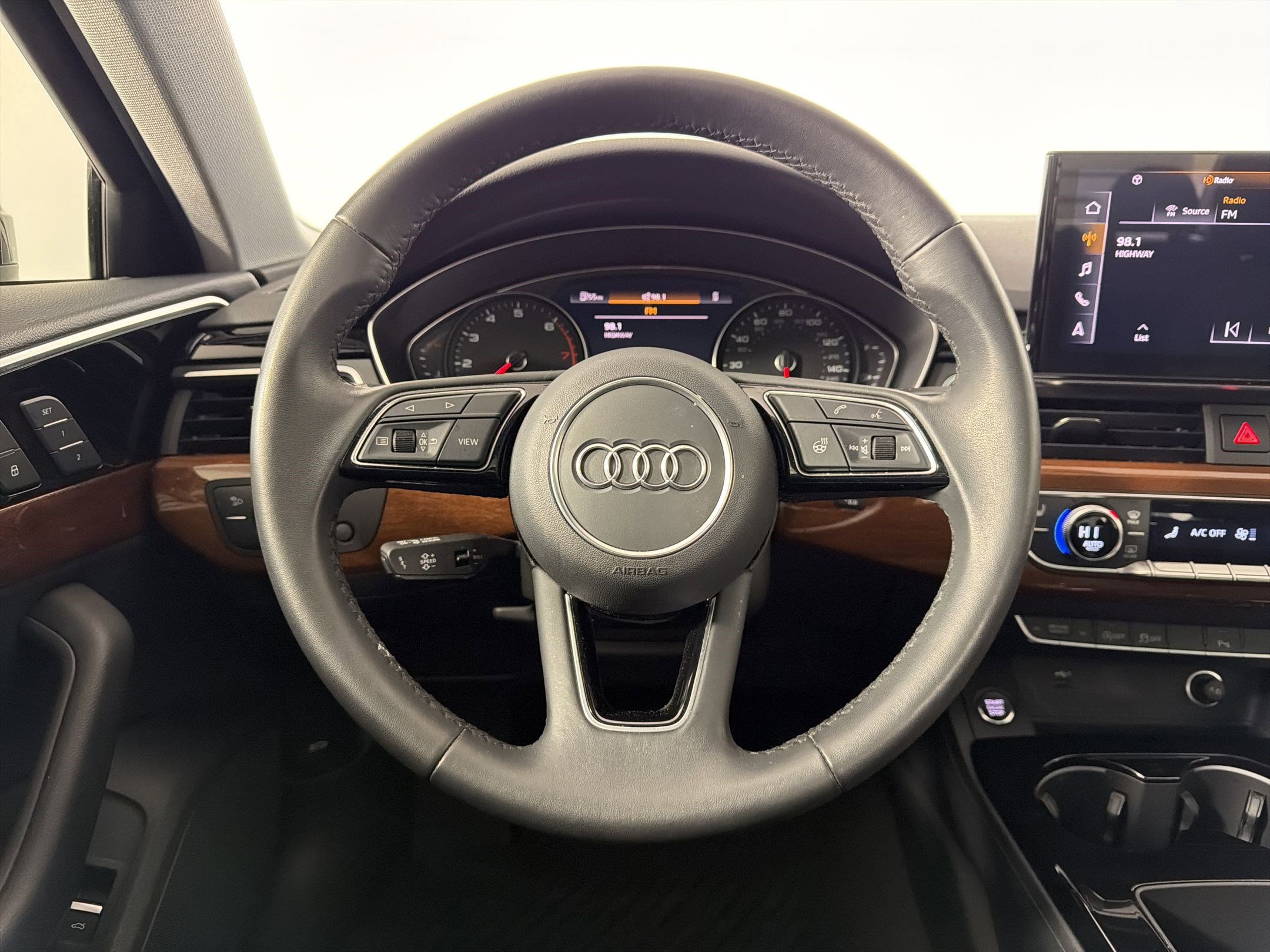 Used 2023 Audi A4 2.0T Premium w/ Convenience Package image 18