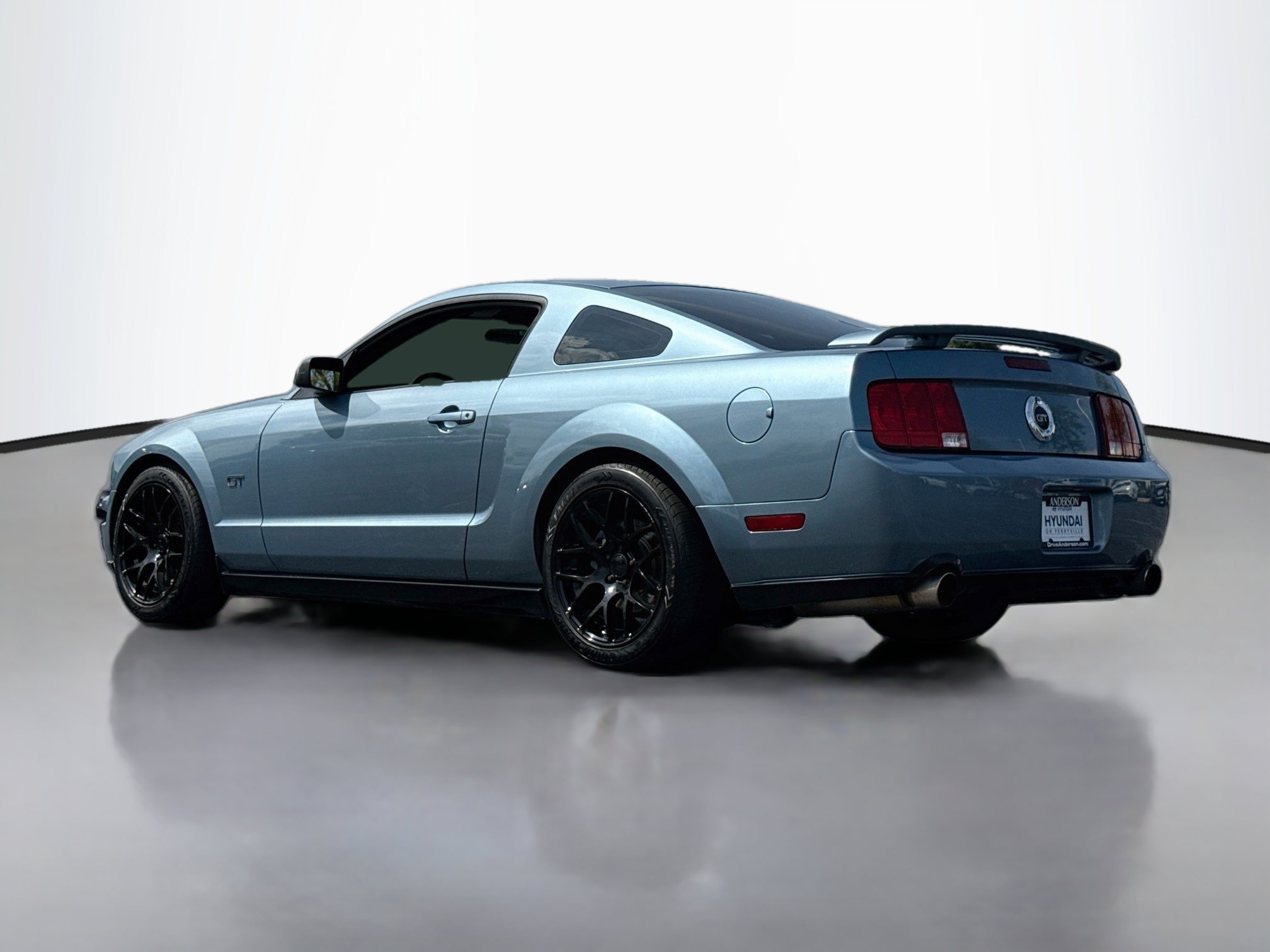 Used 2005 Ford Mustang GT RWD image 5