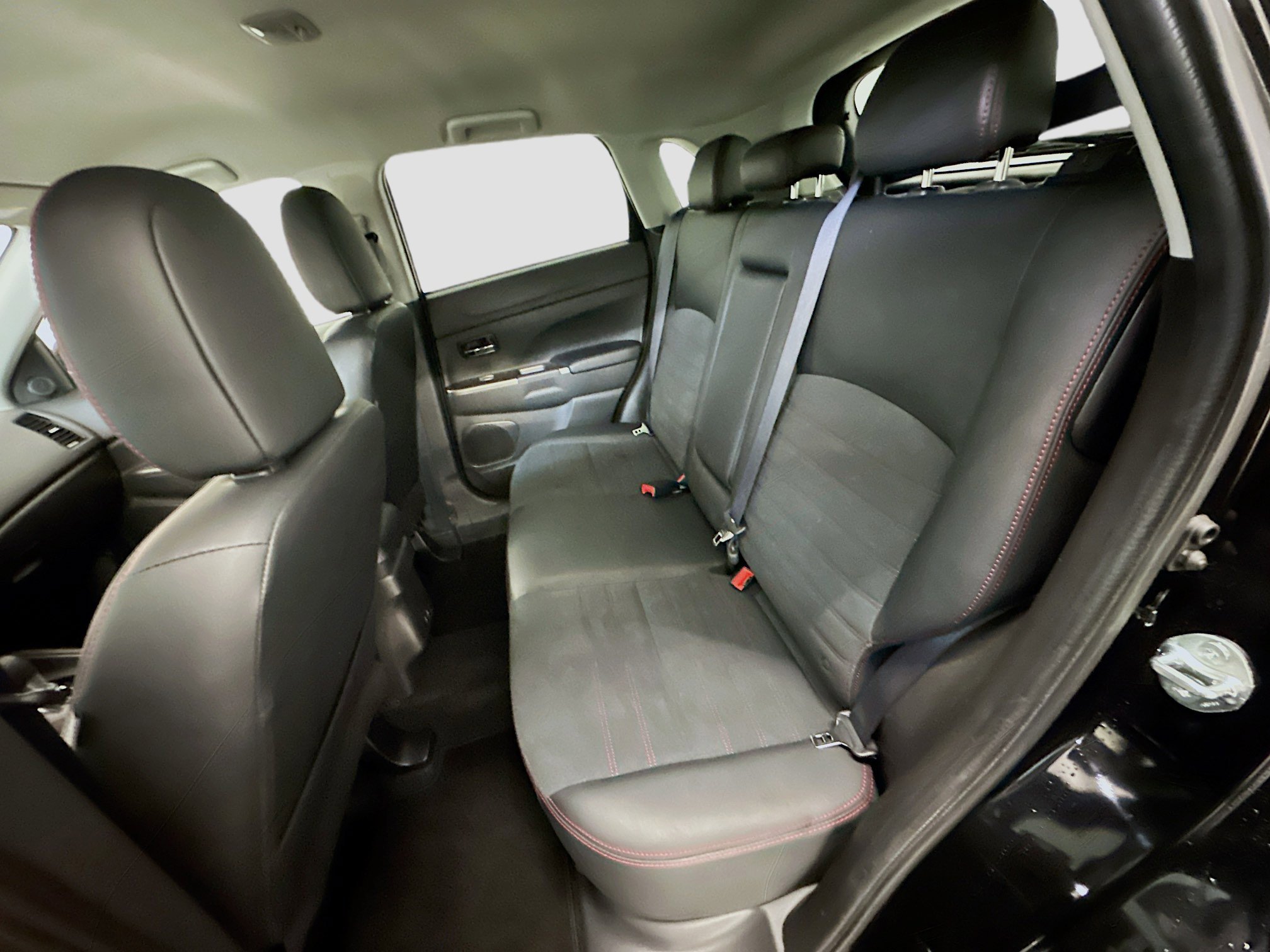 Used 2025 Mitsubishi Outlander Sport AWD image 28