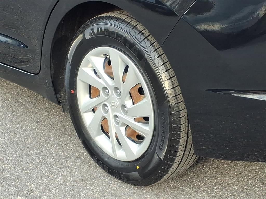 Used 2020 Hyundai Elantra SE w/ Cargo Package (C1) image 11