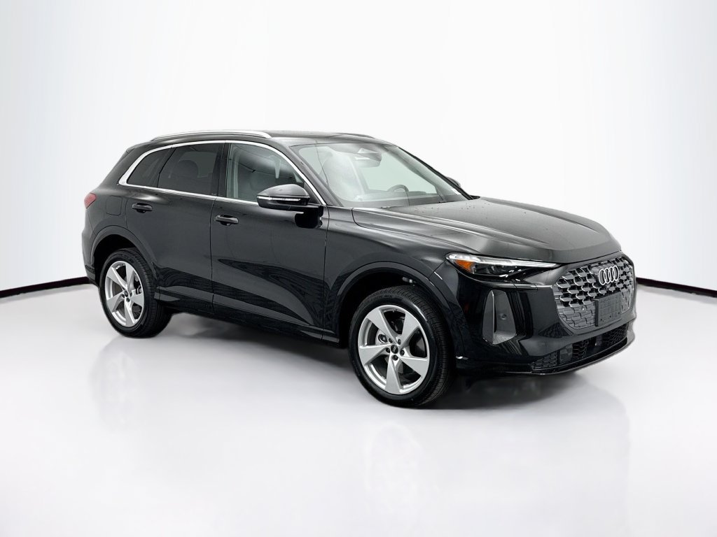 Used 2025 Audi Q5 Premium Plus w/ Premium Plus AWD/4WD image 3