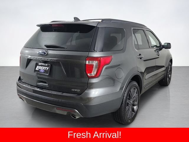Used 2017 Ford Explorer XLT w/ Equipment Group 202A AWD/4WD video 3