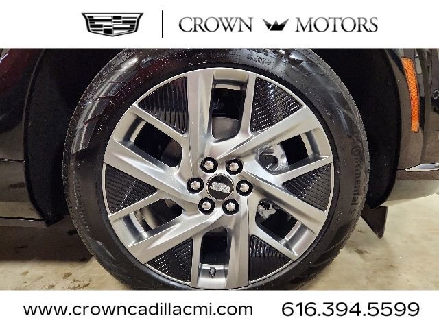 Used 2025 Cadillac Optiq Luxury 2 w/ LPO, Floor Liner Package AWD/4WD image 36