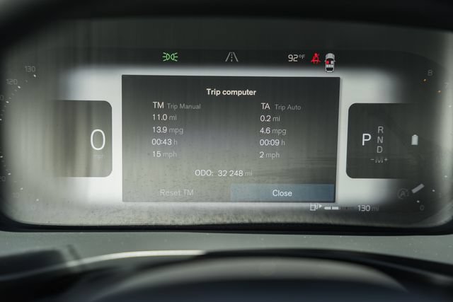 Certified 2023 Volvo XC40 B5 Plus w/ Climate Package AWD/4WD image 44