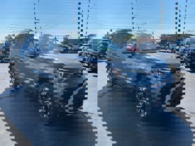 New 2025 Volkswagen Taos SE image 8