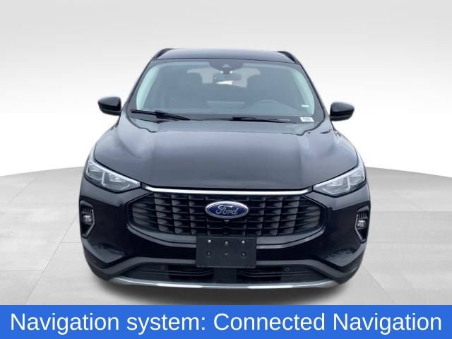 Used 2023 Ford Escape Platinum AWD/4WD image 2
