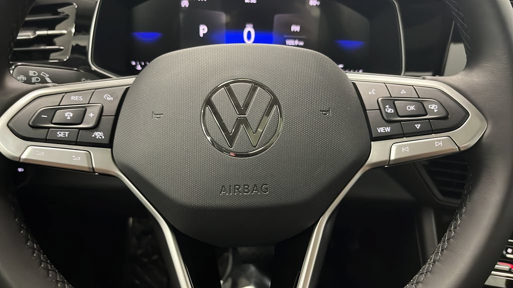 Used 2025 Volkswagen Jetta SE w/ Sunroof Package FWD image 16