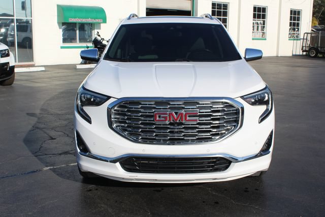 Used 2020 GMC Terrain Denali w/ LPO, Floor Liner Package FWD image 4