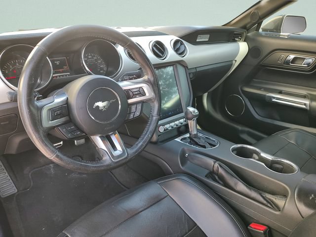 Used 2015 Ford Mustang Premium RWD image 9