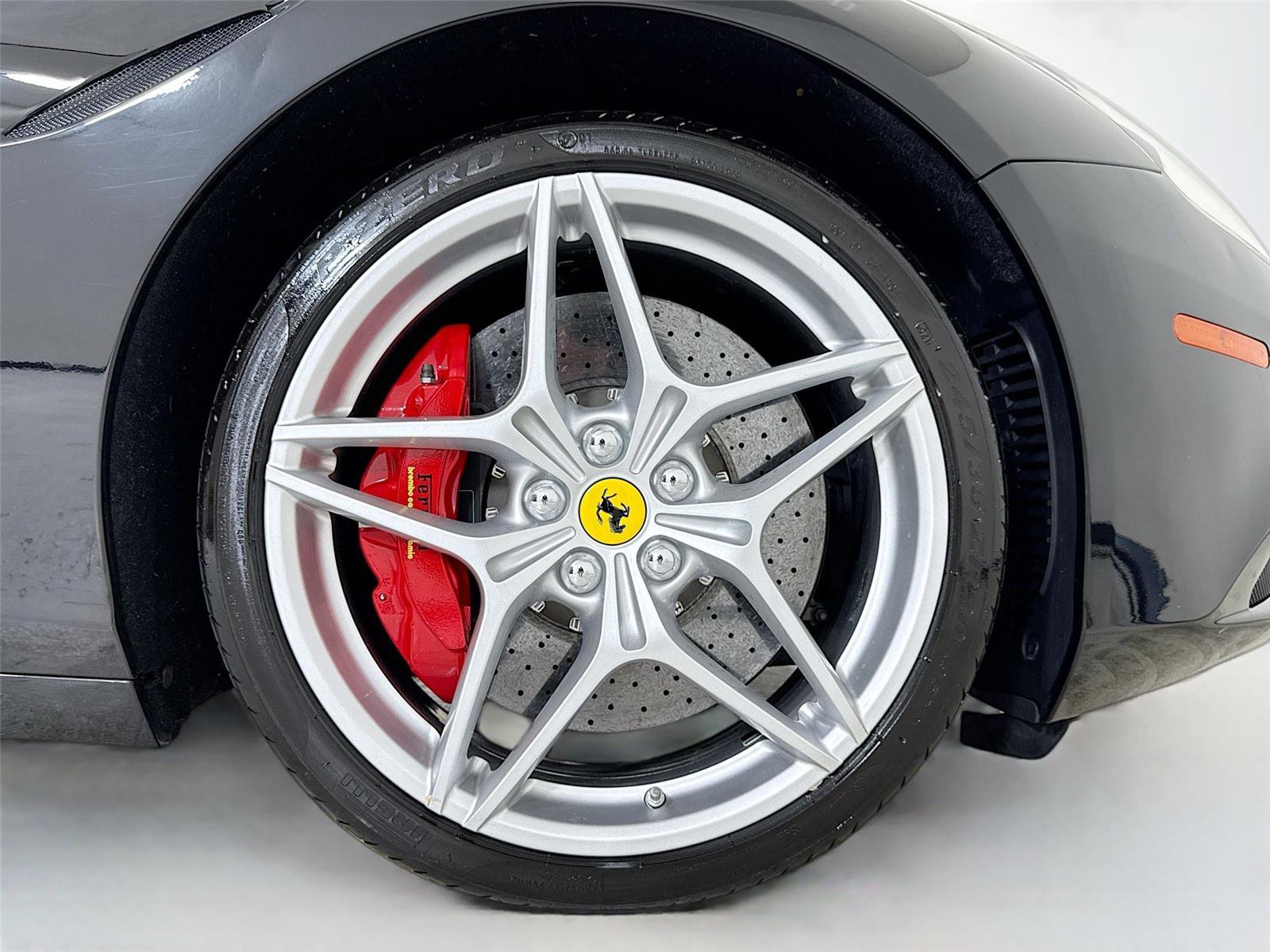 Used 2018 Ferrari California T image 38